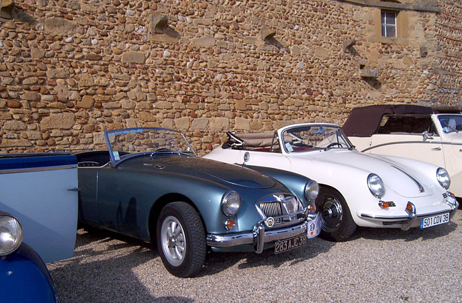 Rallye de voitures anciennes aux journées du patrimoine 2007 au château de Bresson